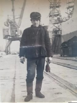 «Родных не предают»: история судокорпусника-ремонтника Александра Петровича Плотникова.